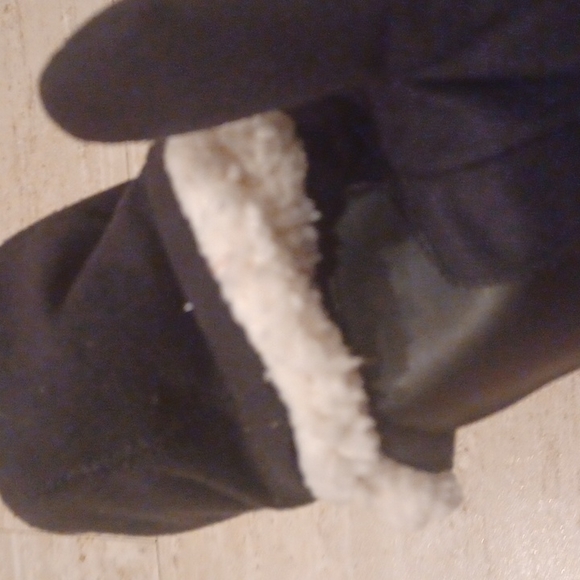 NWT Isotoner Black Fleece Fold-Over Smart Dri Mittens - Picture 7 of 9